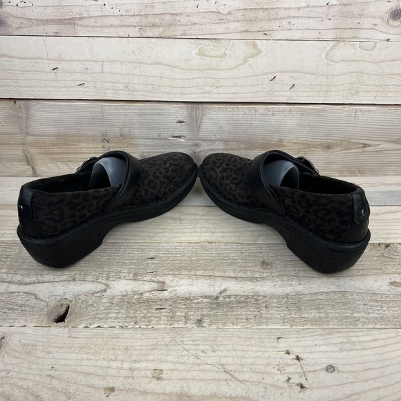 Born Shoes Womens 10 Crown Brown leopard Animal Print Leather Clogs Wedge B64809 - Picture 4 of 15